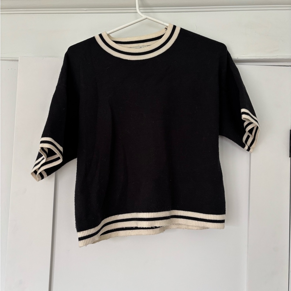 Abercrombie & Fitch Cream and Black Striped Sweater
